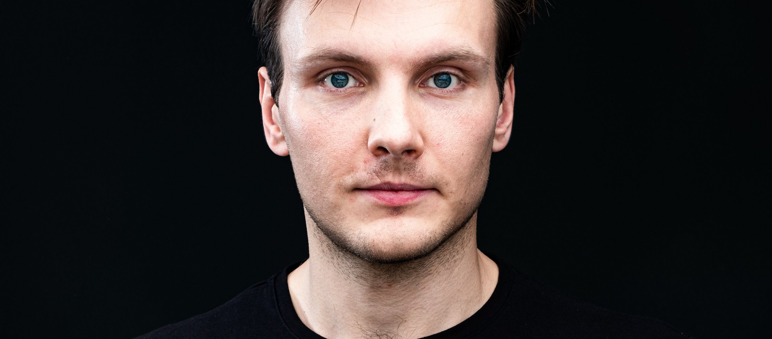 (c) Elza Zherebchuk